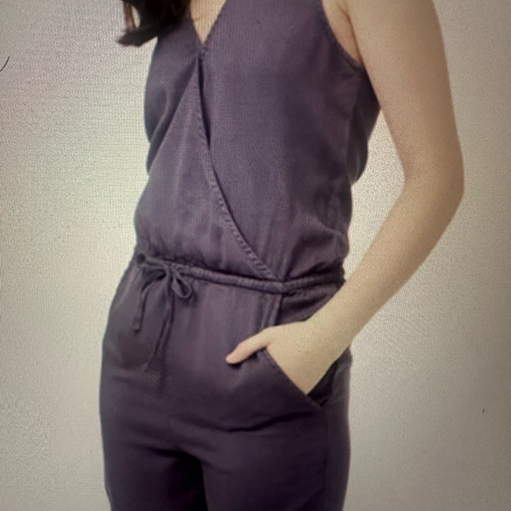 tentree Grey Wrap-Style lightweight V-neck Romper with Tie Waist